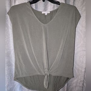 3 For $25 🌻Green Envelope Olive Tie-Front Tee